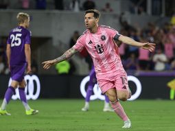 el doblete y las chicanas de messi en el clasico: ¿te firmo un autografo? el doblete y las chicanas de messi en el clasico: ¿te firmo un autografo?