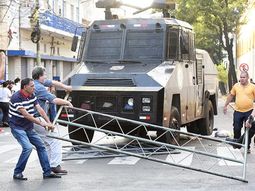 Disturbios en Paraguay por la aprobación de la reelección presidencial Disturbios en Paraguay por la aprobación de la reelección presidencial