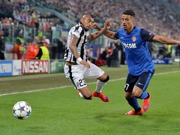 con un gol de penal, la juventus de tevez le gano al monaco con un gol de penal, la juventus de tevez le gano al monaco