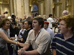 incidentes durante una misa interreligiosa en la catedral incidentes durante una misa interreligiosa en la catedral