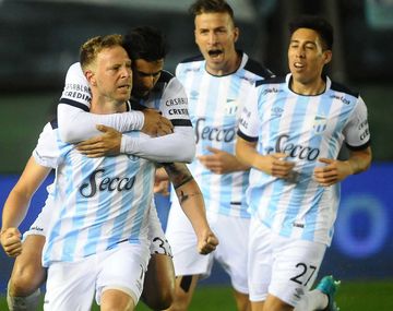 Atlético venció a Arsenal y llegó a la punta