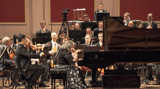 El concierto brindado en 2019 por la pianista Martha Argerich bajo la batuta de Zubin Mehta al frente de la Orquesta Filarmónica de Israel en el Teatro Colón.