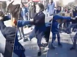 video: otra brutal pelea entre alumnas a la salida de un colegio video: otra brutal pelea entre alumnas a la salida de un colegio