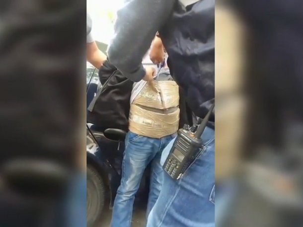 Detuvieron a tres arbolitos con 700.000 dólares escondidos