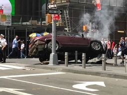 un auto atropello a 22 personas en times square: hay un muerto un auto atropello a 22 personas en times square: hay un muerto