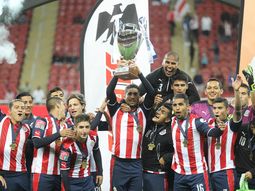 Festejo de Chivas al ganarle el Duelo de Gigantes a Boca Festejo de Chivas al ganarle el Duelo de Gigantes a Boca