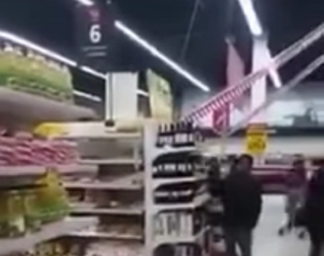 Aprovechó el terremoto para robar un vino: mirá el video