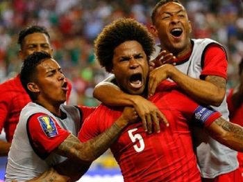 El festejo de Panamá que entra al Mundial con un gol que no fue