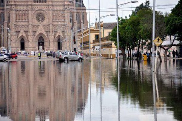 Scioli asegura que la Basílica de Luján no corre peligro