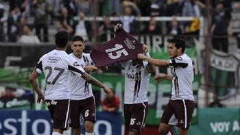 lanus homenajeo a barisone en la goleada sobre chicago por copa argentina lanus homenajeo a barisone en la goleada sobre chicago por copa argentina