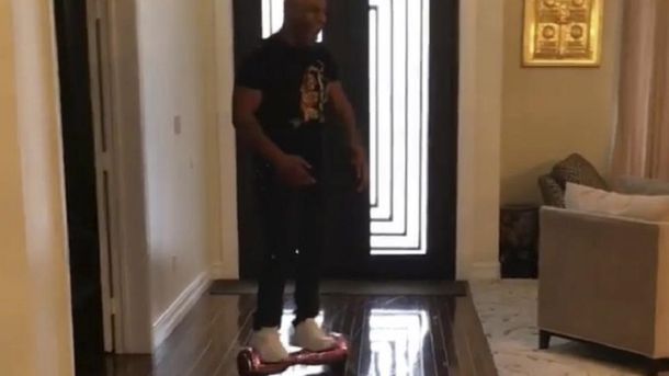 Cayó a la lona: el terrible golpazo que se pegó Mike Tyson