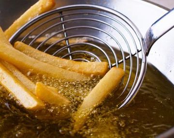 Reino Unido: hizo papas fritas con el aceite equivocado y murió intoxicada