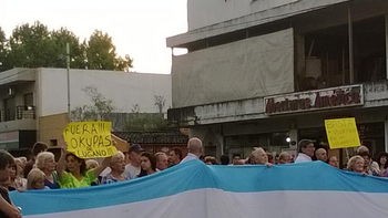 a 10 dias de la ocupacion, los vecinos de villa lugano protestaron contra la toma a 10 dias de la ocupacion, los vecinos de villa lugano protestaron contra la toma