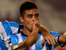 Brian Fernández, en un grito de gol con la Academia Brian Fernández, en un grito de gol con la Academia