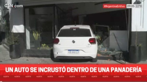 Un joven alcoholizado incrustó su auto en una panadería de Saavedra: no hubo muertos de milagro