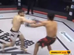 El momento del polémico golpe del ruso El momento del polémico golpe del ruso