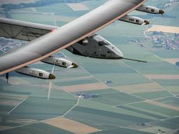 el avion solar impulse pospone su viaje por el pacifico debido al mal tiempo el avion solar impulse pospone su viaje por el pacifico debido al mal tiempo