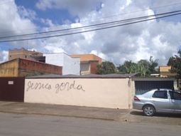 la llamaron gorda a traves de un graffiti y ella sorprendio con una increible respuesta la llamaron gorda a traves de un graffiti y ella sorprendio con una increible respuesta