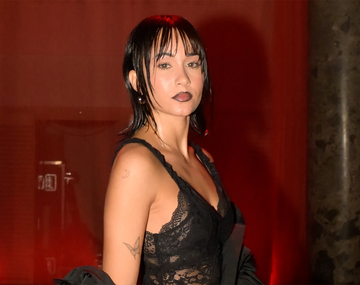 Aitana deslumbró a sus seguidores con una microbikini tejida bicolor