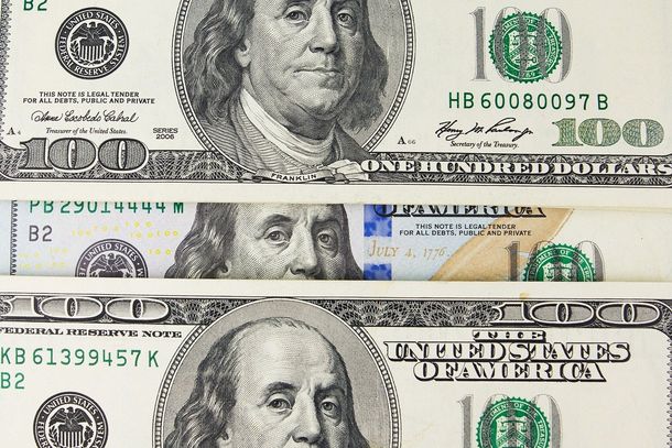 El dólar continúa operando lejos de la franja de los 38 pesos.