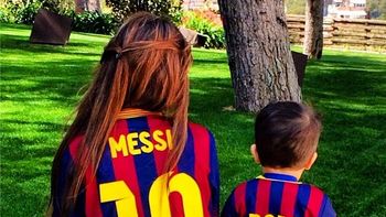 el apoyo de la mujer y el hijo de messi tras el gol que le dio la victoria al barcelona el apoyo de la mujer y el hijo de messi tras el gol que le dio la victoria al barcelona