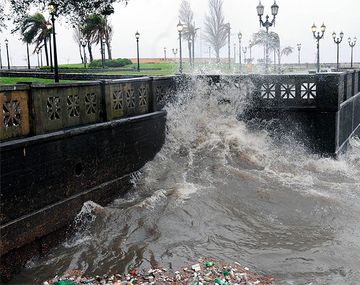 Rige alerta por vientos intensos para todo el Río de la Plata
