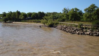 mas de mil evacuados por la crecida del parana mas de mil evacuados por la crecida del parana