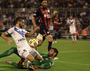 San Lorenzo recibe a Vélez que quiere seguir peleando el campeonato