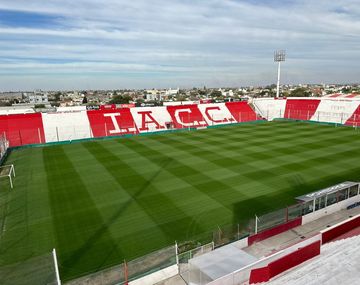 Pelota libre de riesgo en el celular: cómo ver en vivo Instituto vs Barracas Central