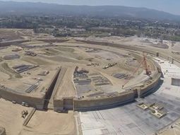 el nuevo campus de apple, visto desde un dron el nuevo campus de apple, visto desde un dron