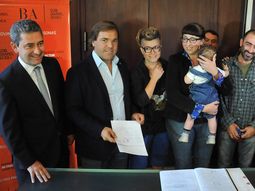 El primer bebé con tres apellidos