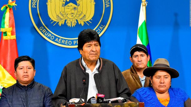 Evo Morales: Mesa y Camacho pasarán a la historia como racistas y golpistas