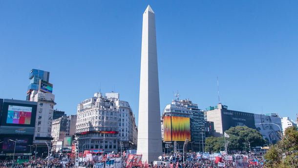 Así es como se vería el Obelisco si estuviera hecho de tela