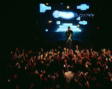 Knak cerró la etapa de POSITIVO con un show único