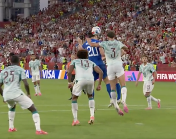 La imagen que no se vio del gol anulado a Croacia ante Portugal y que alimenta la polémica: ¿hay toque?