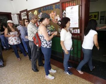 Venezuela inicia el recuento parcial de los votos