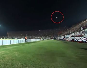 Misterio en San Lorenzo: ¿un OVNI sobrevoló el Nuevo Gasómetro durante un partido?