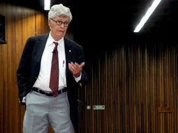 Mario Bunge reconocido científico y docente argentino.