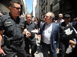 martin sabbatella intento una vez mas entrar a la afsca, pero no lo dejaron martin sabbatella intento una vez mas entrar a la afsca, pero no lo dejaron