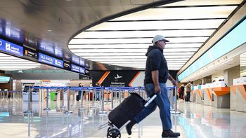 crisis en turismo: caen los visitantes extranjeros y crecen los viajes al exterior crisis en turismo: caen los visitantes extranjeros y crecen los viajes al exterior