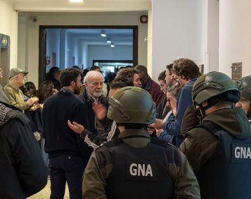 Así fue el violento desalojo de trabajadores en la CNEA por parte de la Gendarmería