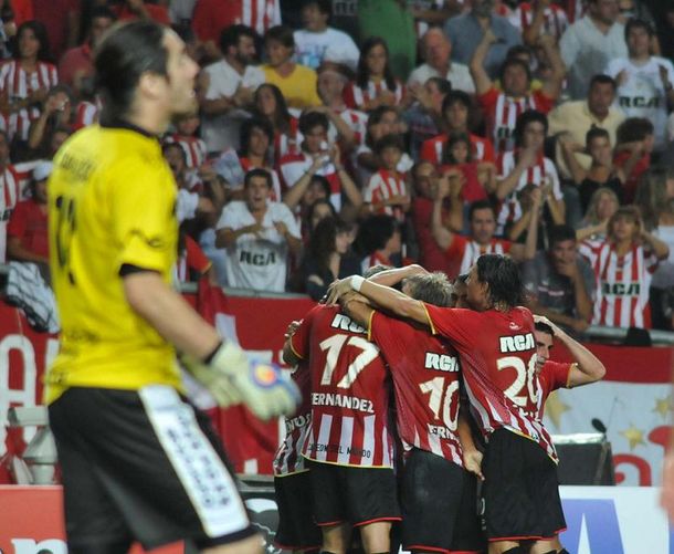 Fue campeón de la Libertadores y jugó en Europa