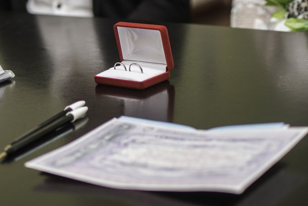 La solicitud de la Asignación por Matrimonio puede realizarse desde 60 días antes y hasta 2 años después del casamiento.
