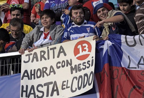 Hinchas chilenos le piden a Jara que a Messi le meta hasta el codo