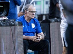 Bielsa fue suspendido y no podrá dirigir en Uruguay ante EEUU
