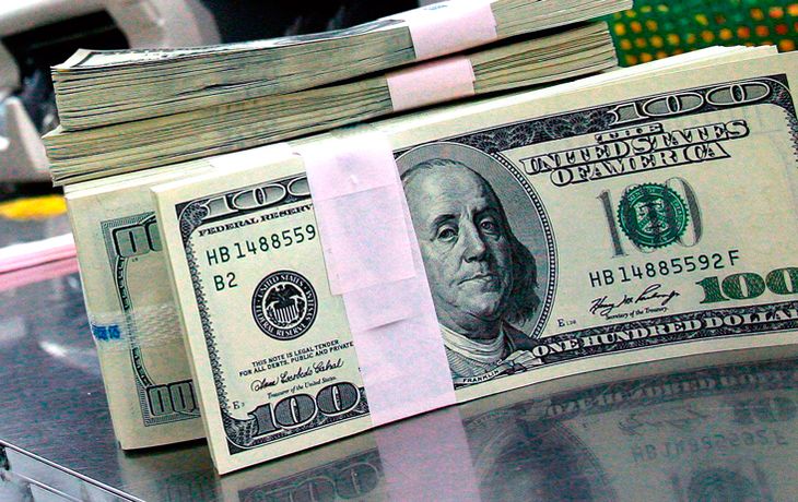 El dólar negro bajó a $8,63 y el oficial subió a $5,17