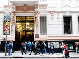 dejan libres a 70 alumnos del nacional de buenos aires dejan libres a 70 alumnos del nacional de buenos aires