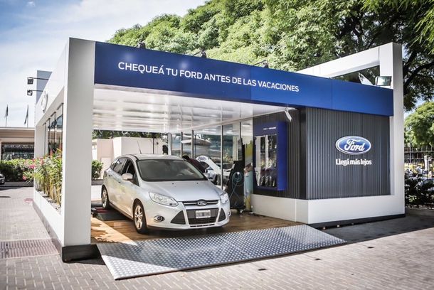 Ford recibió a sus clientes en el Hipódromo y chequeó más de 1400 autos