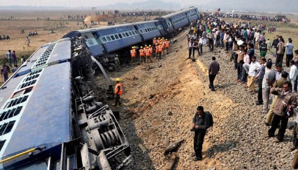Al menos 36 muertos por un choque de trenes en Egipto: Crédito: theshillongtimes.com