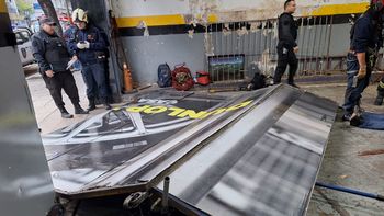 tragedia en almagro: un hombre murio aplastado por el porton de una gomeria tragedia en almagro: un hombre murio aplastado por el porton de una gomeria